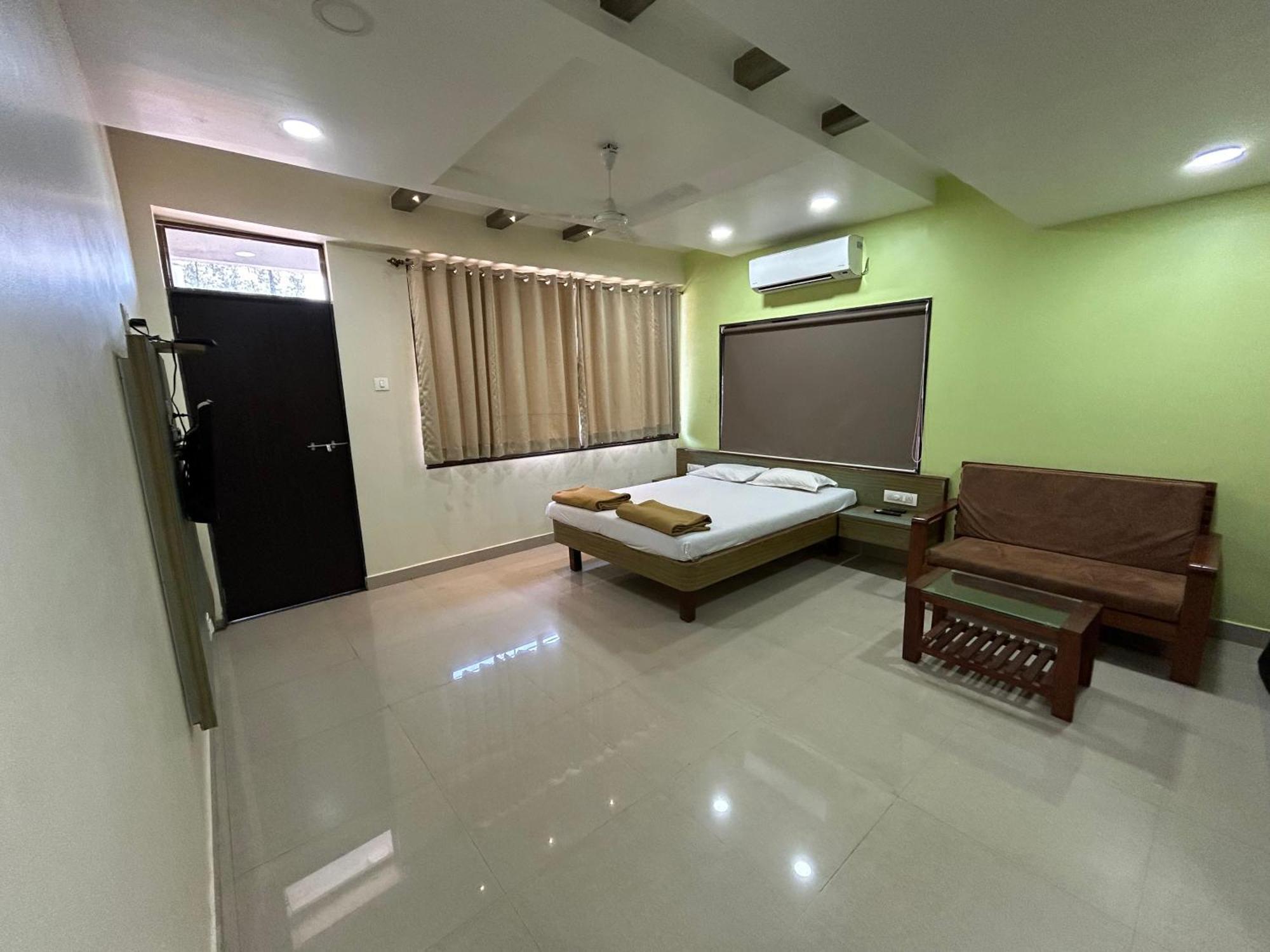 Hotel Aaba'S Gomantak Sawantwadi Eksteriør billede
